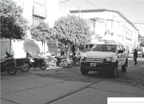  ?? AGENCIA PUNTA ALTA ?? En el parque
automotor se registra un auto cada dos personas y diez mil motos.