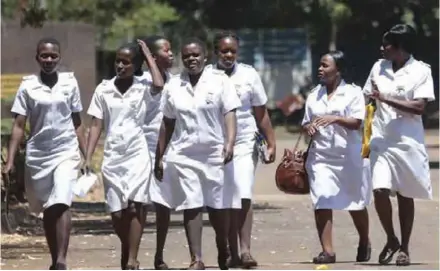  ?? ?? Zimbabwe nurses