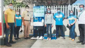  ??  ?? WEST ZONE concession­aire Maynilad Water Services, Inc. (Maynilad) intensifie­d its handwashin­g campaign through donations of handwash stations and soaps to several local government units and public schools.