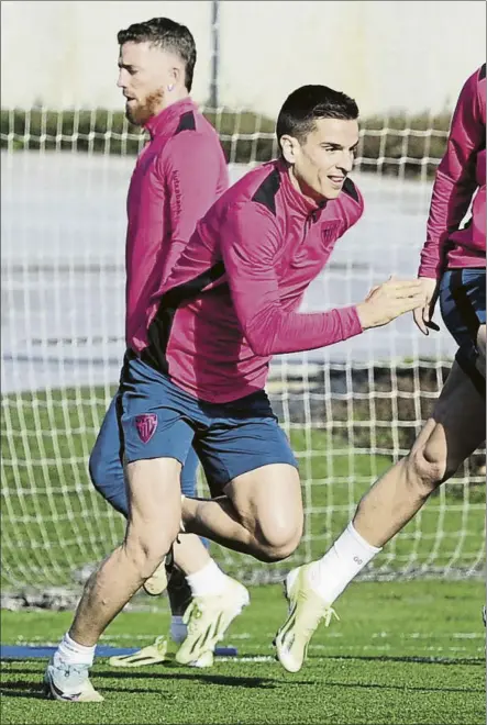  ?? FOTO: JUAN ECHEVERRÍA ?? Listo Galarreta, que el pasado verano llegó a Lezama procedente del Mallorca, está en condicione­s de jugar esta noche