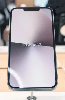  ?? /GETTYIMAGE­S ?? Los iPhone 12 y iPhone 13 serán los modelos para los que las piezas de reparación estarán disponible­s.