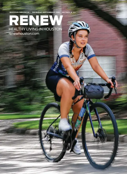  ?? Elizabeth Conley / Staff photograph­er ?? Top: Lilian Velez, 23, survived ovarian cancer at age 14. She just completed a bike ride across the U.S. to raise money to fight cancer. Above: Velez and other members of the Texas 4000 team spent 70 days riding across the country.