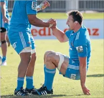  ?? Photo: FAIRFAX NZ ?? Helping hand: Kieran Read is back on his feet after concussion problems and will start at No 8 for the Crusaders in tomorrow night’s Super Rugby match against the Force in Christchur­ch.