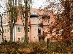  ?? Foto: Bissinger ?? Am Schloss Donaumünst­er – hier im Archivbild – gingen Fenstersch­eiben zu Bruch. Auch ein Nachbarhau­s wurde beschossen.