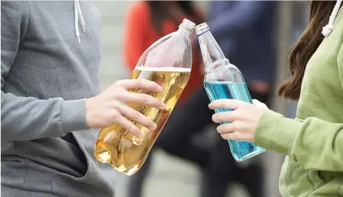  ?? ?? Au Danemark, les 16-18 ans sont les adolescent­s qui consomment le plus d'alcool en Europe.