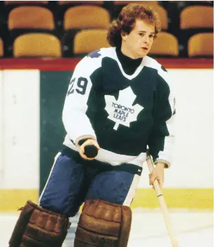  ?? STEVE BABINEAU / NHLI VIA GETTY IMAGES FILES ?? Toronto Maple Leafs goalie Mike Palmateer skates in a pre-game warm up against the Boston Bruins at Boston Garden.