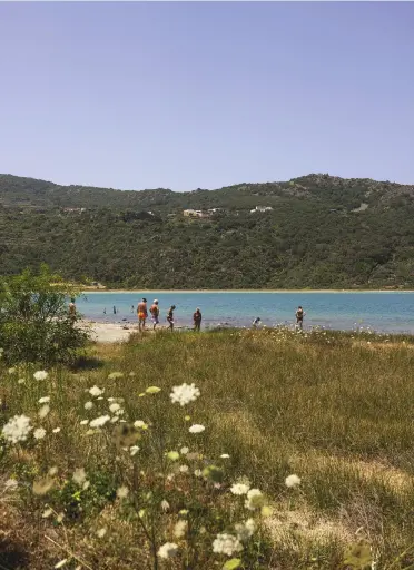  ?? ?? The volcanic inland lake, Mirror of Venus