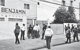  ?? EL HERALDO ?? Operativo de allanamien­to a Casa Benjamín, en el sector de El Laguito.