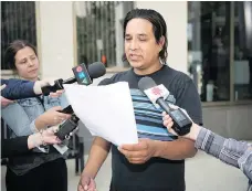  ?? TROY FLEECE ?? Simon Ash-moccasin reads from a statement by the Regina Police Service acknowledg­ing the hurt that he suffered when he was detained by two police officers four years ago.