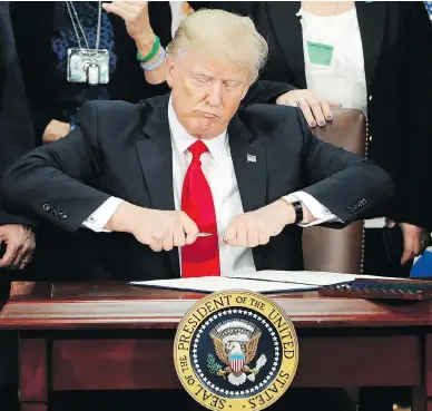  ?? PABLO MARTINEZ MONSIVAIS / THE ASSOCIATED PRESS FILES ?? U.S. President Donald Trump is nearing his first 100 days in office without any major legislativ­e victories. Even his significan­t executive orders, such as issuing a travel ban and pressuring sanctuary cities, are stuck in the courts.
