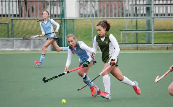  ?? Photo: Supplied ?? Cally Still of DSG’S U14 A side on the attack against St Cyprian’s in their host Invitation­al Tournament.