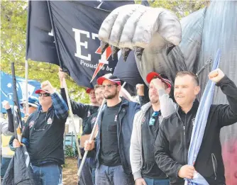  ??  ?? NO DEAL: Electrical Trades Union Toowoomba organiser Dan McGaw (right) is calling for better wages and more superannua­tion for Toowoomba Regional Council staff.