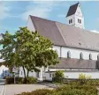  ??  ?? Die Pfarrkirch­e St. Peter und Paul wird 2018 zur Großbauste­lle.