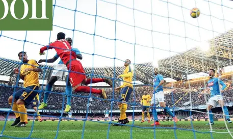  ?? (Reuters) ?? Vantaggio Il senegalese Kalidou Koulibaly, 26 anni, mette a segno il gol del vantaggio del Napoli, il suo quarto personale in questo campionato