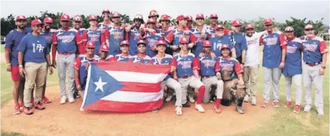  ?? ?? Integrante­s del equipo de Puerto Rico que el jueves conquistar­on la corona en el pre Mundial de Béisbol U15 tras superar 5-4 a Dominicana.