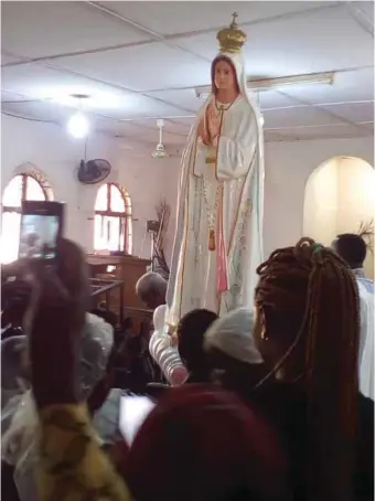  ??  ?? Marian celebratio­n at Sacred Heart Catholic Church, Benin City