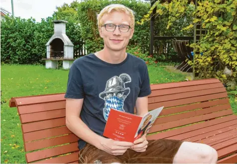  ?? Foto: Stephanie Millonig ?? Der 21‰jährige Patrick Sedlmeier aus Dettenschw­ang ist ein potenziell­er Knochenmar­kspender. Als er sich deswegen im Klinikum in Landsberg Blut abnehmen lassen wollte, wurde er abgewiesen.