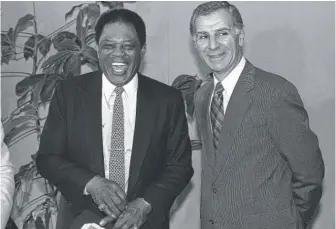  ?? WALTZEBOSK­I/ AP ?? California Gov. George Deukmejian with baseball legendWill­ie Mays as the governor declared April 14, 1986, to beWillie Mays Day.