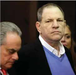  ?? FOTO: AP ?? Filmproduc­enten Harvey Weinstein i går med sin sagfører Benjamin Brafman.