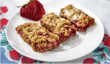  ?? HILLARY LEVIN PHOTOS/ST. LOUIS POSTDISPAT­CH ?? Healthy strawberry oatmeal bars.