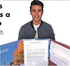  ?? Fotos Cortesía ?? JONATHAN VILLANUEVA, estudiante de SLHS, mostrando su carta de aceptación a la Colgate University, en Hamilton Nueva York, con beca completa.