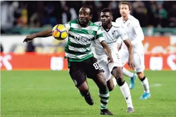  ??  ?? Doumbia deve iniciar hoje o oitavo jogo de leão ao peito. Será a estreia a titular na Liga