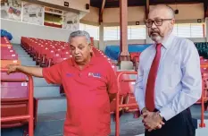  ?? ?? CONFIADOS. Víctor López, director técnico del Clásico Internacio­nal del Caribe, y el alcalde de Ponce, Luis Irizarry Pabón, presentaro­n cómo van los trabajos ayer.