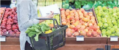  ?? GETTY IMAGES ?? A healthy diet doesn’t require a complete life change. Instead, make smarter choices more often when shopping, cooking and eating.