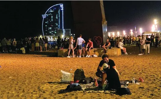  ?? EP ?? Las playas de Barcelona, uno de los lugares en los que se acumula más gente