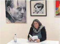  ?? FOTO: PRIVAT ?? Hat den Studenten, die bei ihrer Lesung waren, neue Einblicke nicht zuletzt dazu gewährt, warum das Studentenw­erk den Namen „Weiße Rose“trägt: Autorin Jutta Schubert.