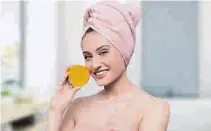  ?? CORTESÍA FOREO ?? Dispositiv­os como Luna remueven el 99.5% de suciedad, grasas e impurezas y el 98.5% de residuos de maquillaje.