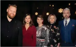  ?? FOTO: JULIA MARIE NAGLESTAD ?? Rysstad (t.v.) med gjestene som var med han på julekonser­ten. Vidare mot høgre: Marthe Wang, Ella Maria Haetta Isaksen, Annbjørg Lien og Trygve Skaug.