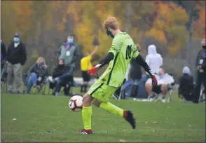  ?? KYLE ADAMS — MEDIANEWS GROUP ?? Shen goalkeeper Noah Flint punts on October 20, 2020agains­t CBA.