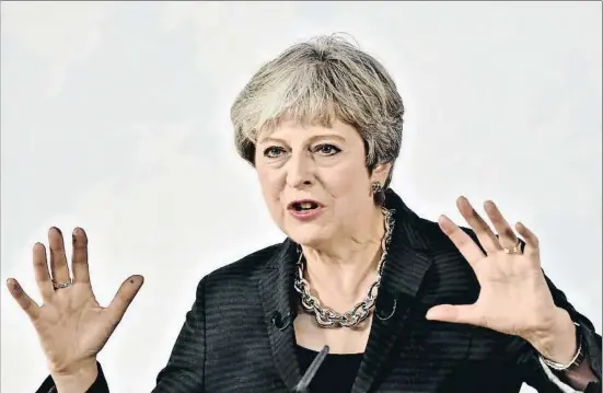  ?? MAURIZIO DEGLINNOCE­NTI / AFP ?? La primera ministra britànica, Theresa May, durant el seu discurs d’ahir a Florència sobre la sortida del seu país de la Unió Europea