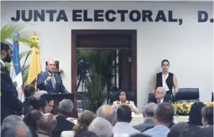  ?? GLAUCO MOQUETE/LISTÍN DIARIO ?? Medida. El presidente de la JCE, Julio César Castaños, aspira eliminar clientelis­mo en mesas de votación.