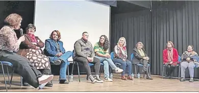  ?? ?? Una imagen del acto con mujeres celebrado ayer en el IES Poeta José Luis Tejada.