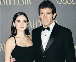  ?? JESUS BRIONES / GTRES ?? Padre e hija, muy unidos Antonio Banderas siempre ha inculcado a su única hija, Stella del Carmen, la cultura y las raíces españolas. En la imagen, juntos en una fiesta en noviembre del 2019