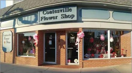  ?? MEDIANEWS GROUP FILE PHOTO ?? For the 15th year, Greg and Dorrie DePedro, the owners of the Coatesvill­e Flower Shop, are inviting their customers to share in spreading “Lisa’s Roses” on Aug. 23.