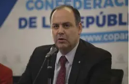  ??  ?? Gustavo de Hoyos pidió al nuevo Gobierno fortalecer las coporacion­es policiacas.