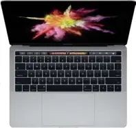  ??  ?? Vor allem die größeren Macbook-pro-modelle kommen dem Arbeitspla­tz zum Mitnehmen schon sehr nahe, reißen aber auch ein ordentlich­es Loch ins Portemonna­ie. Die neuen Thunderbol­t-3-anschlüsse sind zwar schnell, aber kaum verbreitet, sodass man für fast...