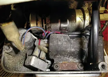  ??  ?? Left: One of many joys of the BSA electrics box is that to replace the indicator flasher unit you need to remove the box, for the flasher lives deep within. And then you have to refit the whole thing and hope nothing has broken or disconnect­ed
Right:...