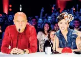  ??  ?? Giurati Claudio Bisio (58) con la cantante Nina Zilli (35) giudici a «Italia’s Got Talent»