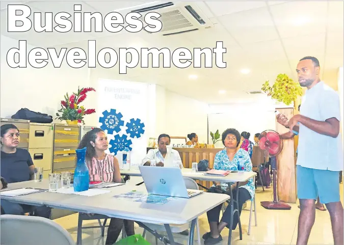  ?? Picture: SUPPLIED ?? FEE local business coach Josua Mateiwai delivers finance session in the ILO Supported Transition 2 Business Program.