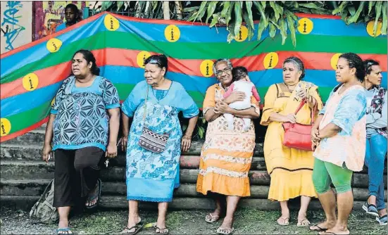  ?? LUDOVIC MARIN / AFP ?? La pregunta Els habitants de Nova Caledònia, a l’oceà Pacífic, votaran el 4 de novembre si s’independit­zen de la metròpolis, la República Francesa