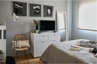  ??  ?? La línea más minimalist­a de Banak, como el cabecero Nordic acabado en blanco, conquistan el dormitorio (más informació­n en Banak.com).