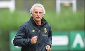  ??  ?? Trente-deux ans après, le coach bosnien est de retour à la Jonelière.