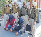  ?? HT PHOTO ?? Police with accused and seized chemical on GT Road near Jalandhar on Sunday.