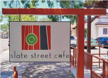  ?? RICHARD S. DARGAN/FOR THE JOURNAL ?? Slate Street Cafe is open for breakfast and lunch six days a week.