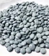  ??  ?? Le fentanyl, à la fois les variétés légales et illégales, est le nouveau fléau de la drogue pour les autorités policières et de santé dans la province. Le Bureau de santé de l’est de l’Ontario concentre une grande partie de ses efforts à la lutte...