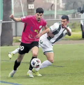  ?? FRANCISCO GONZÁLEZ ?? Lance del partido Córdoba B-ciudad de Lucena de la pasada jornada.